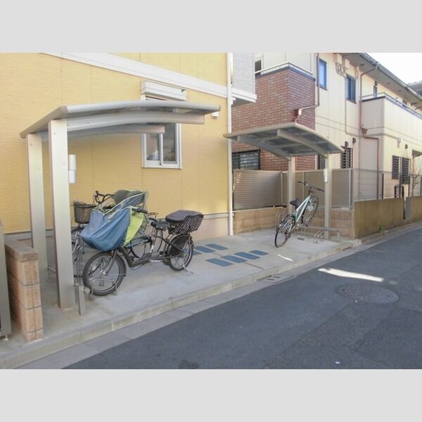 マリーネブラオ 駐輪場