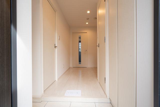 ALTERNA池袋EAST2階 玄関