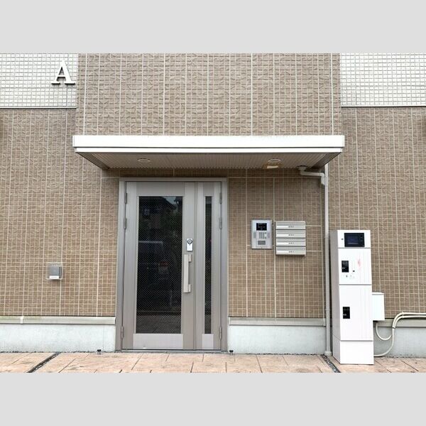 サンライトヒルズ　A エントランス