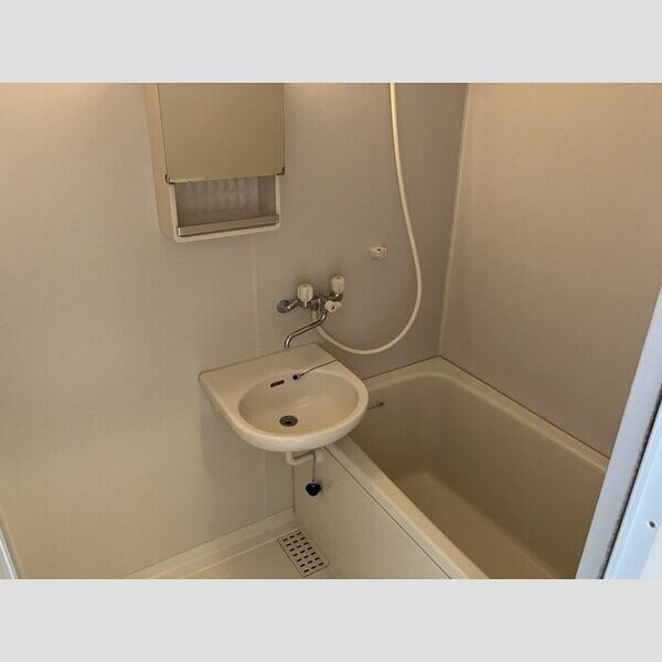 ハイムカメリア204号室 浴室