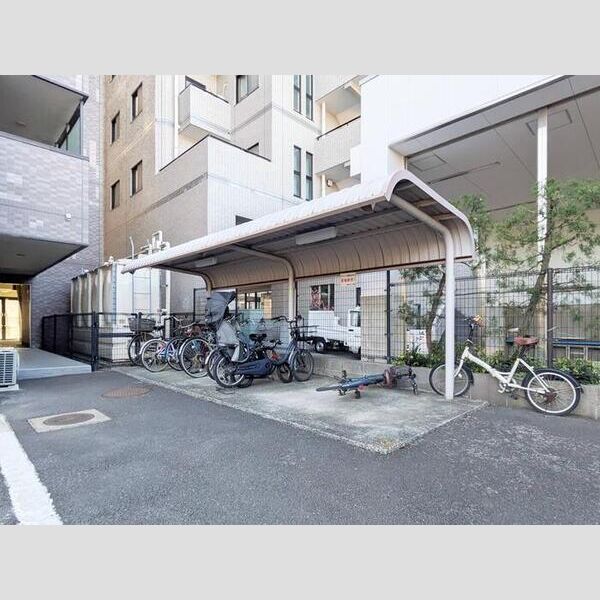 シャイニーヒル 駐輪場