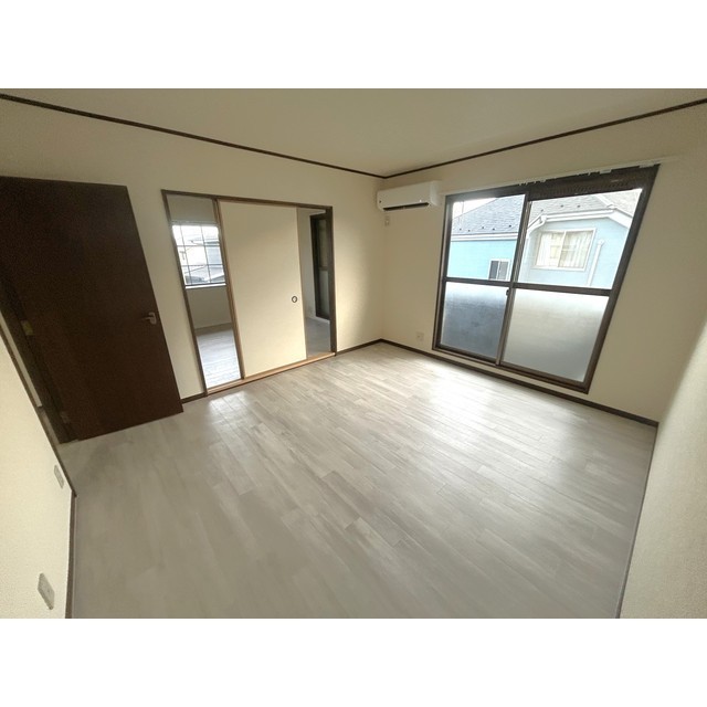 グランデュール瀬戸岡205号室 内観