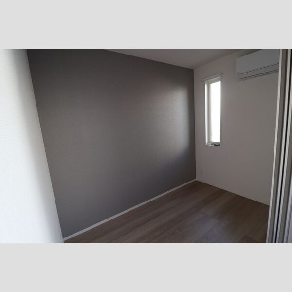 セレスティア白鳥203号室 洋室　約3.1帖