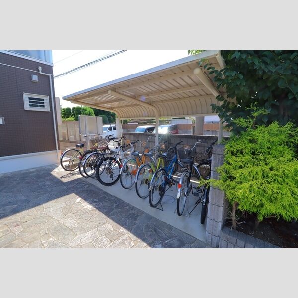 コートヴィレッジ かりん 駐輪場