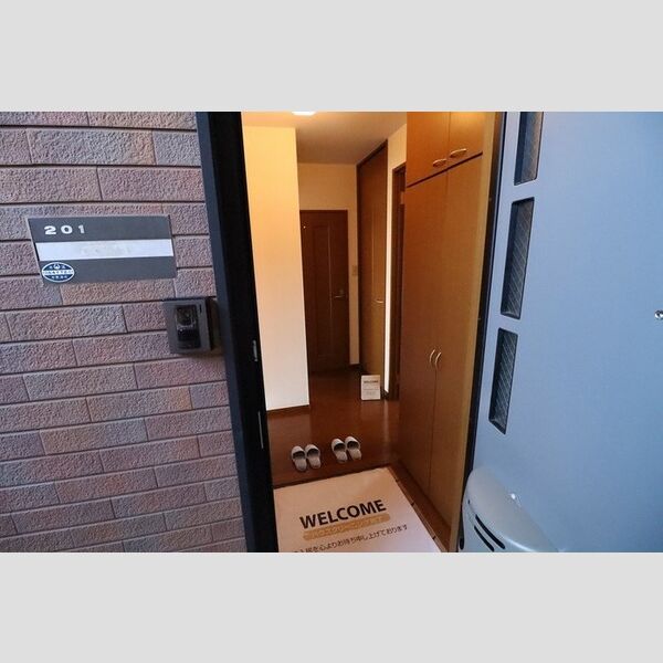 ヒルサイドコート　参番館 玄関