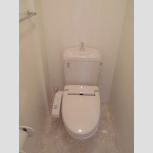 MODAN COURT 和 温水洗浄暖房便座