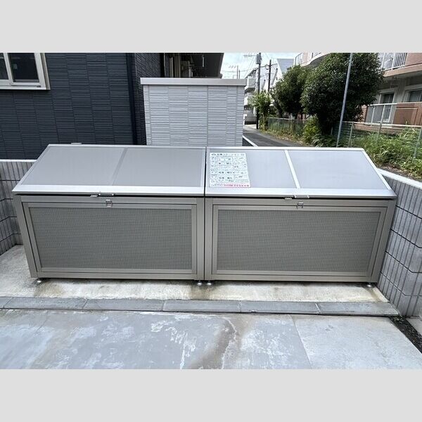 East Side Residence 2 ゴミステーション