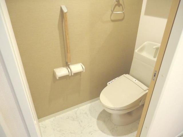 CASA　RIVIERA（カーサ　リヴィエラ）101号室 シャワー付トイレ