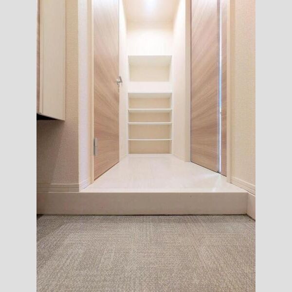 フィオーレ/ルミエール　フィオーレ 玄関