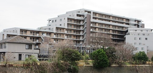 ライオンズクオーレ幕張マークスフォート 建物外観　別角度