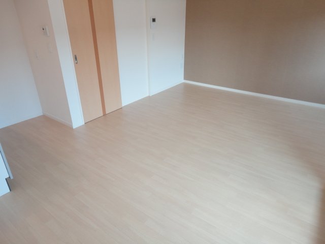 ｆｅｌｉｃｅ（フェリーチェ）202号室 ＬＤＫ(１２.１帖)