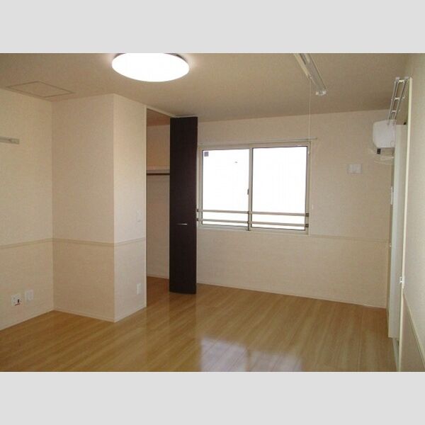 メゾンたくみ301号室 居室