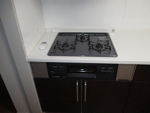 テレパレス船橋三咲Ｂ棟 コンロ、グリル　※前回募集時2020年6月撮影