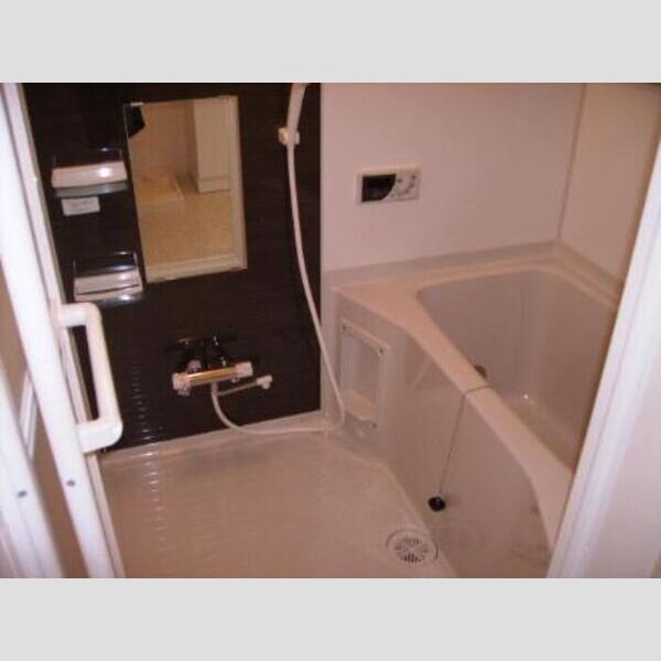 シュペリュール207号室 浴室(追焚給湯器付)