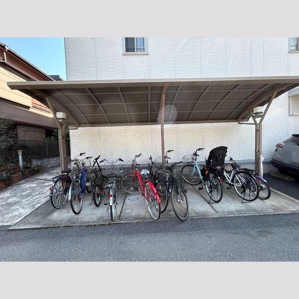 レグルスコート 駐輪場