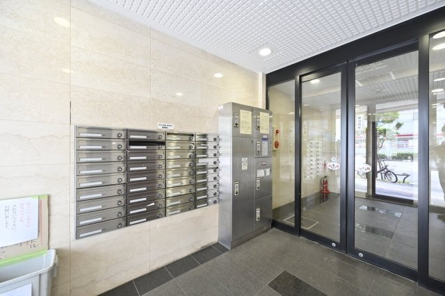 ロイヤルアメニティー新宿 エントランス