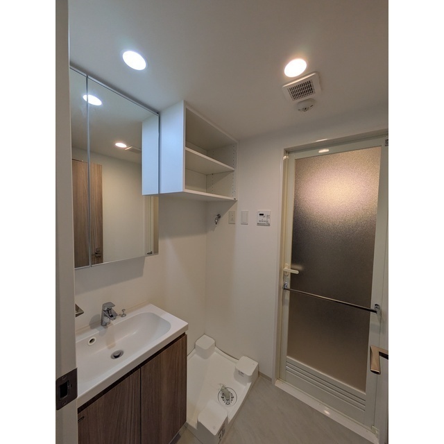 プレール・ドゥーク横濱子安708号室 ※各階色合いが異なります