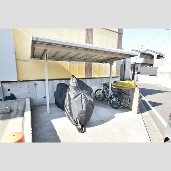 シャルマン 駐輪場