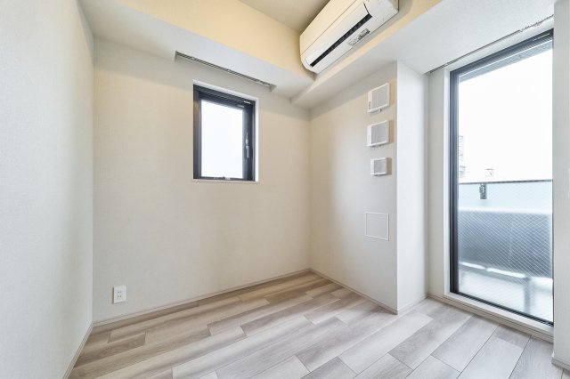 プラウドフラット三越前イースト1002号室 リビング