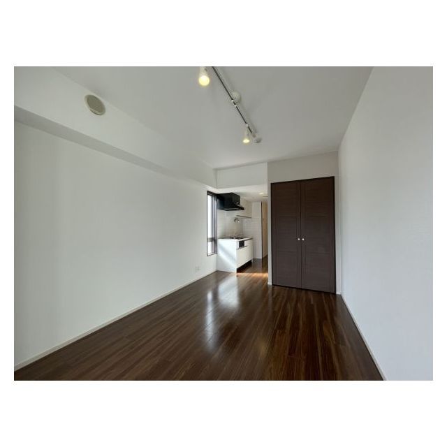 ミリアレジデンス北新宿0504号室 リビング