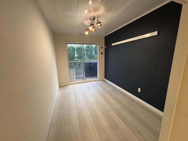 緑と海辺のフロレッタ201号室 内観