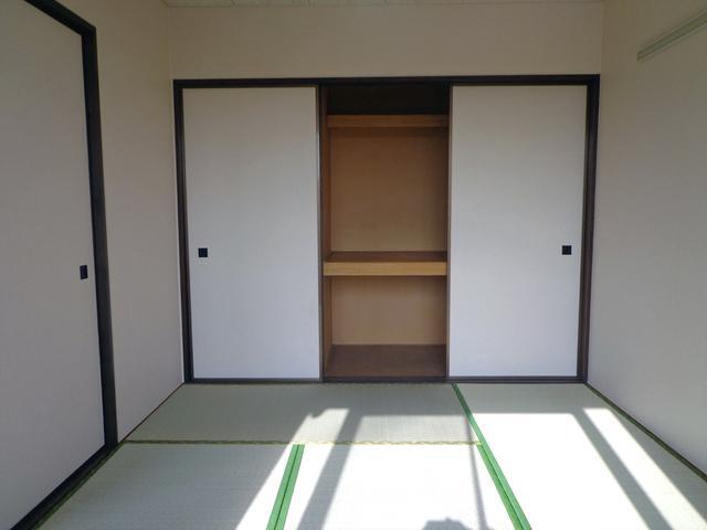 クレスト湘南2階 収納