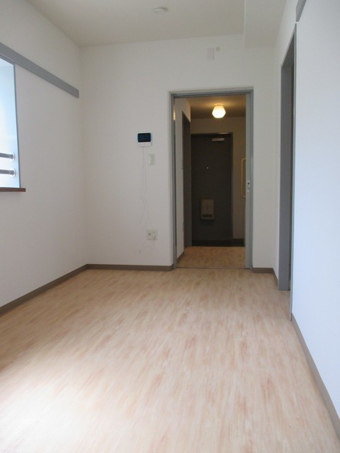 湘南鵠沼海岸リラホーム0105号室 リビング