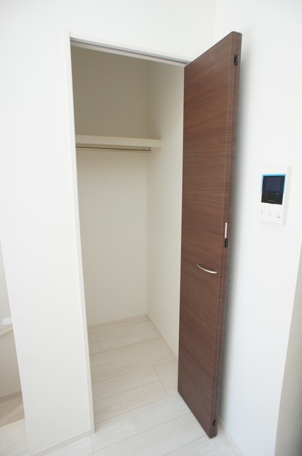 ルミエール・エタンセルｓｉｘ0102号室 クローゼット2ヵ所