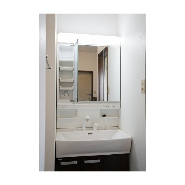 スクエア東新町 内観