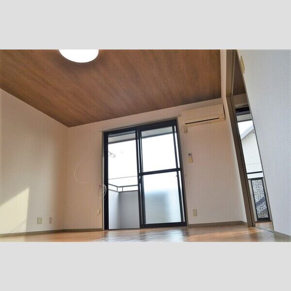 ビィウラ　EAST リビングダイニング