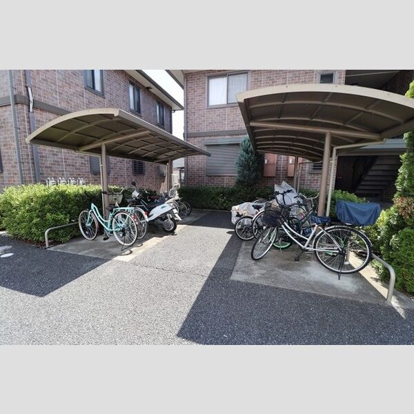 リビングタウン上野台　B 駐輪場