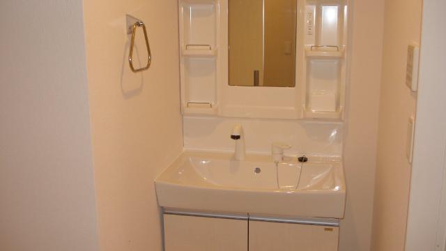 ビレッジ高坪Ⅱ 洗髪洗面化粧台