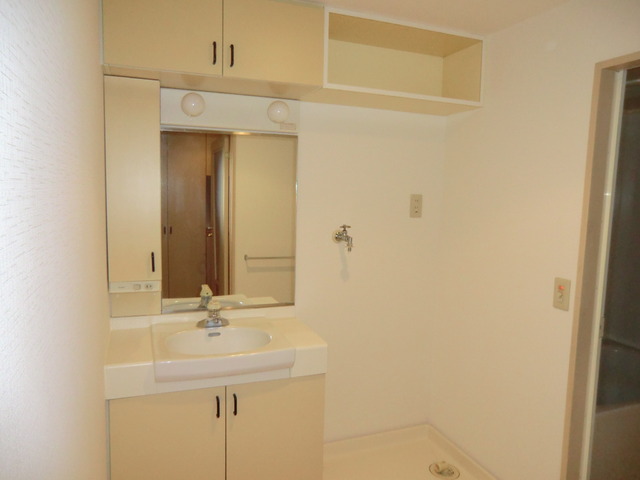 ラ・クラッセ西寺尾0214号室 独立洗面台