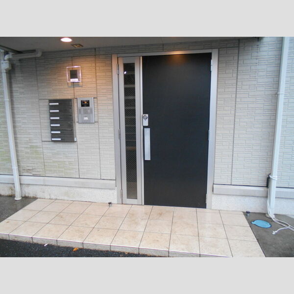 シャトレー明神303号室 エントランス