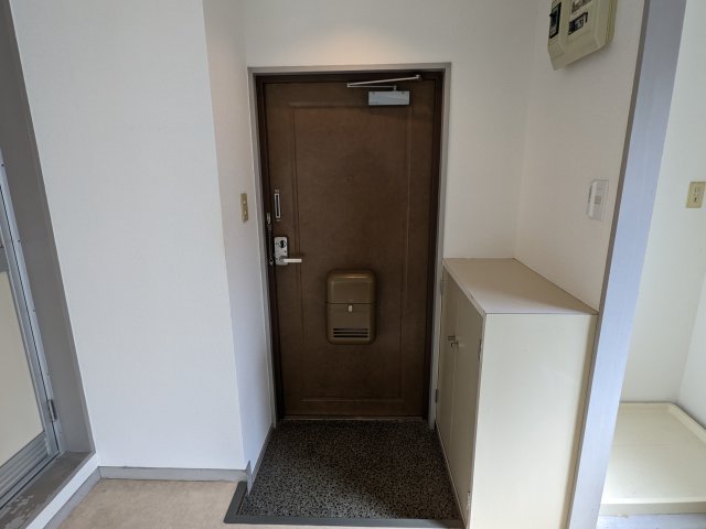 ハナブサマンション210号室 玄関