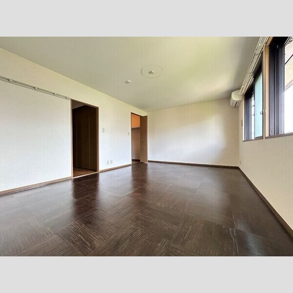 ロイヤルガーデン　壱～七番館3102号室 洋室12帖