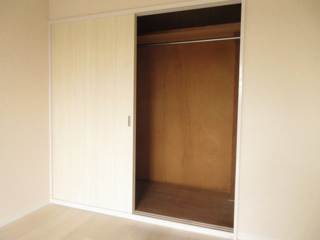 パークサイドアベニュー 洋室２　※現況優先