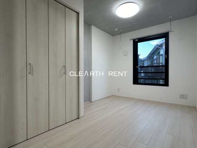 ＧＲＡＮ ＰＡＳＥＯ三宿Ⅱ2階 各寝室にクローゼットがあります。