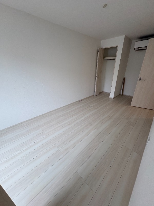 エトワールヴァリ　プレリュード1階 ※105号室は反転