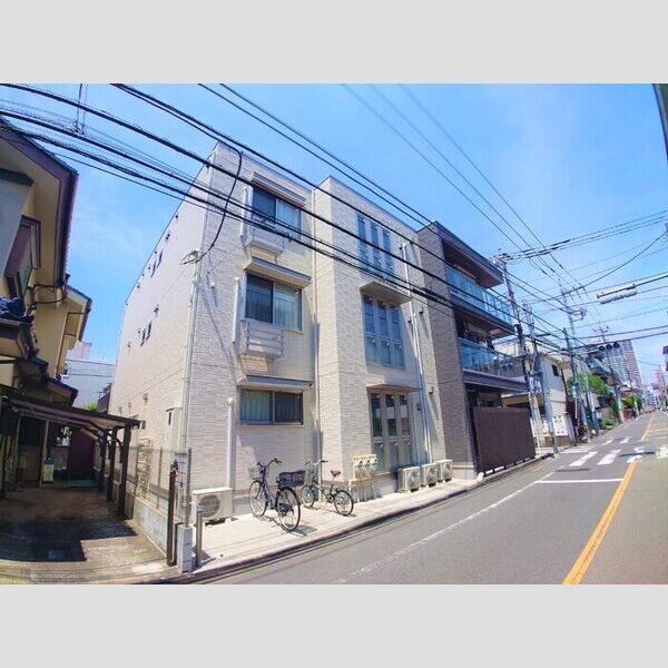 アヴニール203号室 建物外観