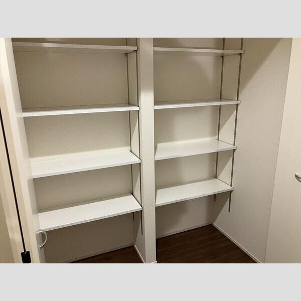 マイホームネクスト南区大谷口　2号棟 収納