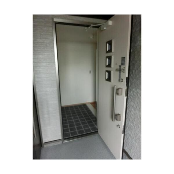 プランドール東雪谷 玄関