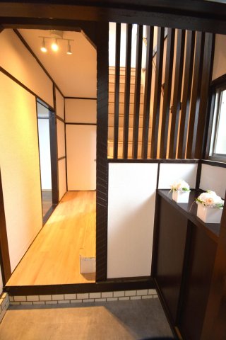 朝霞市幸町2LDK戸建て 玄関