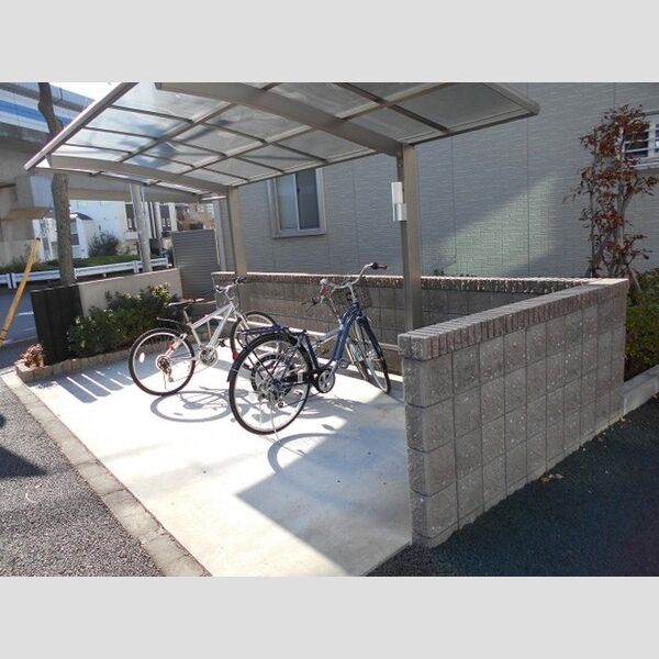 レガリア 駐輪場