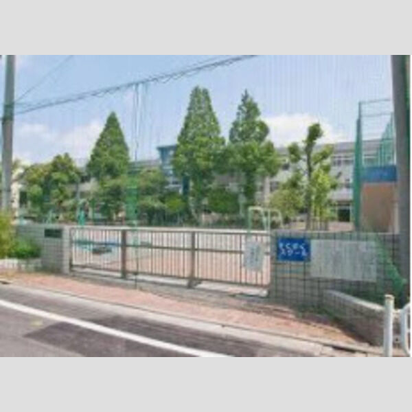 スリーベルズ 【小学校】江戸川区立平井小学校まで609m