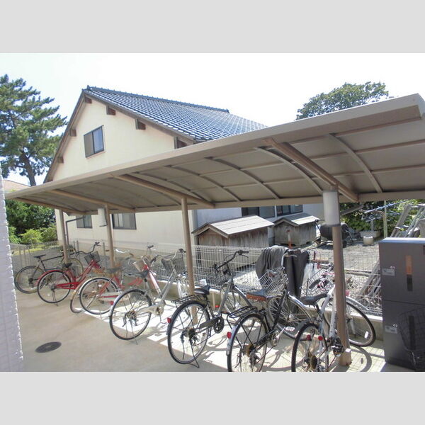 ベルブランカ 駐輪場