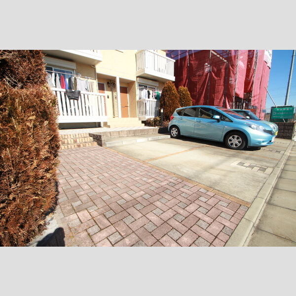 ジュネス 駐車場