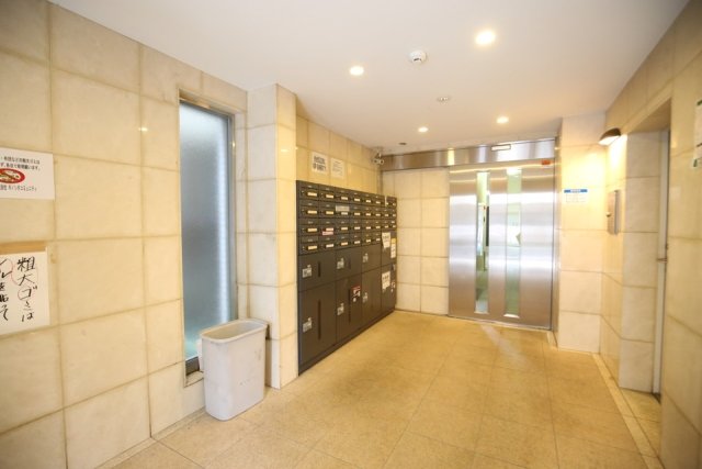 プレール・ドゥーク新高円寺 エントランス