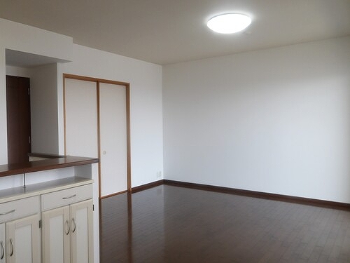 パークスカイタワー松戸22階 LD（約13.3畳）別角度　※2025年7月撮影