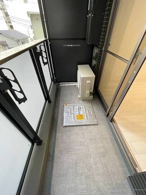 ガーラ・プライム横濱関内2階 開放的で明るい空間を演出してくれるバルコニーです